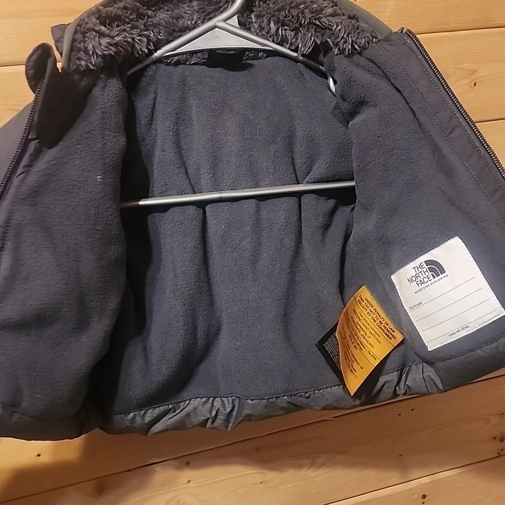 North Face 600 Fill Power Down Puffer Jacket  Size 3/6months Baby